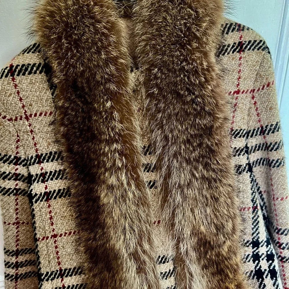 Burberry Beige Plaid Wool Coat with Brown Fur Trim - Picture 15 of 15